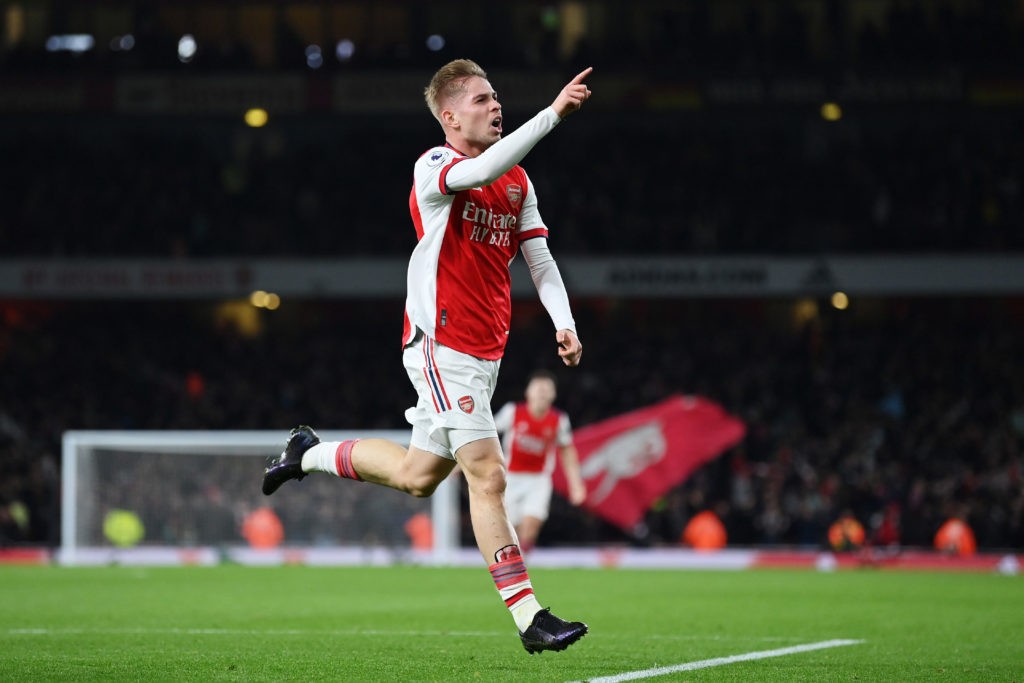 LONDON, ENGLAND - DECEMBER 15: Arsenal's Emile Smith Rowe celebrates after scoring his team's second goal during the Premier League match between Arsenal and West Ham United at the Emirates Stadium on December 15, 2021 in London, England.  (Photo by Justin Sitterfield/Getty Images)
