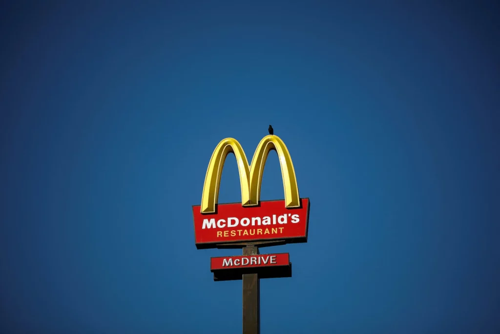 Carl Icahn starts a proxy fight with McDonald's over the welfare of pigs