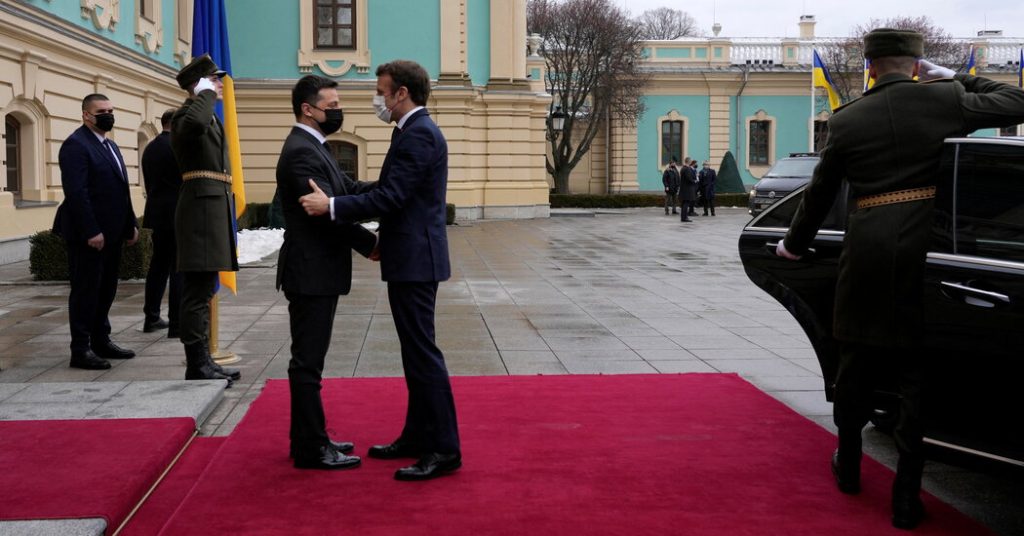 In call with Putin, Macron seeks diplomatic solution in Ukraine