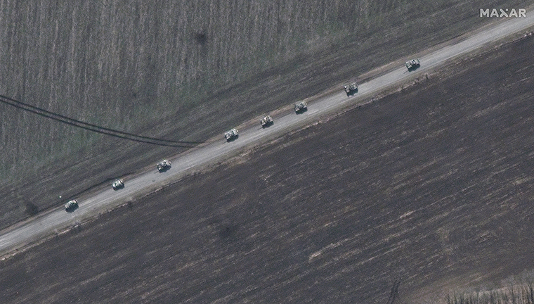 A convoy of tanks is moving north towards Izyum. 