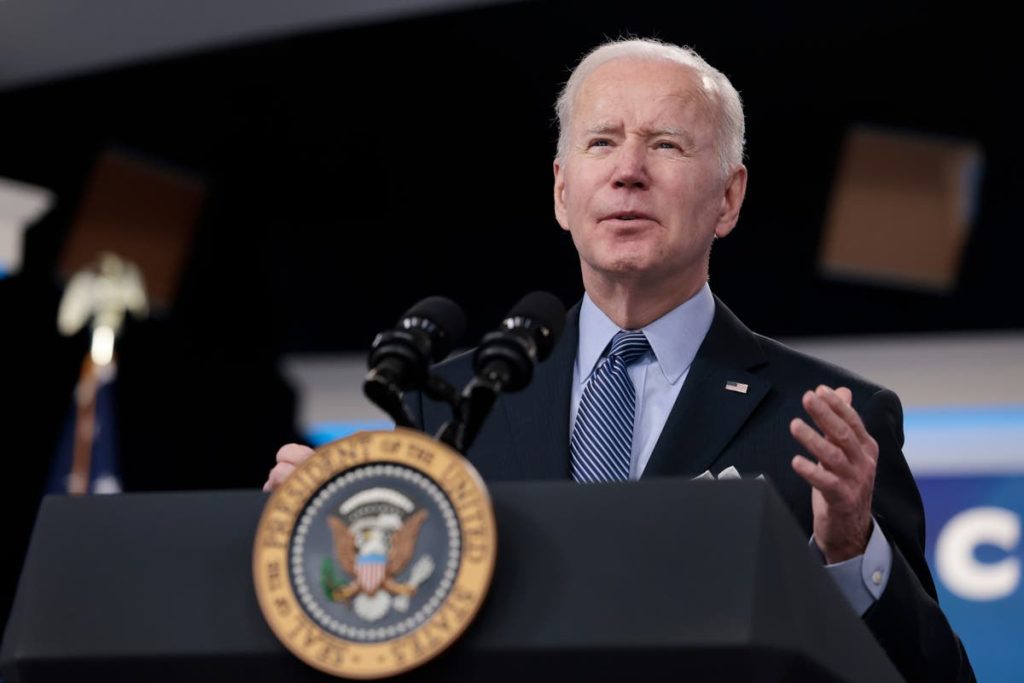 Biden news live: The US government is considering liberating oil from the strategic reserve to control gas prices
