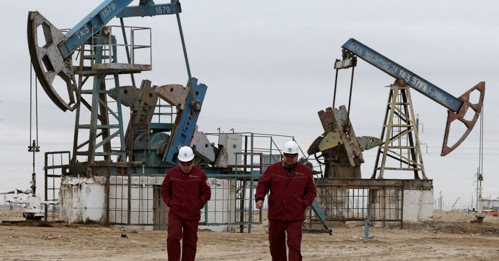Oil rebounds on tight supply and prospects of new Russian sanctions