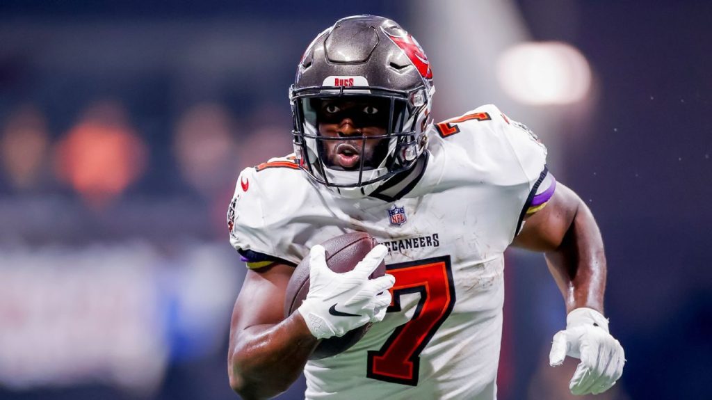 Tampa Bay Buccaneers and Leonard Fournette reach a 3-year, $21 million deal, sources said