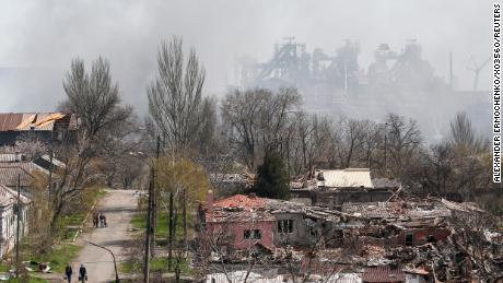 & # 39;  They never expected Mariupol's resistance.  & # 39;  The locals were terrified by the relentless Russian attack on the vast steel mill protecting the Ukrainians