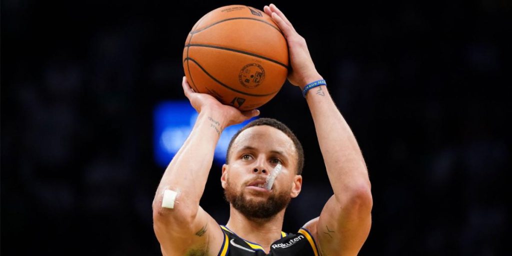 Critic Nick Wright praised Steph Curry's exceptional performance in Game 4