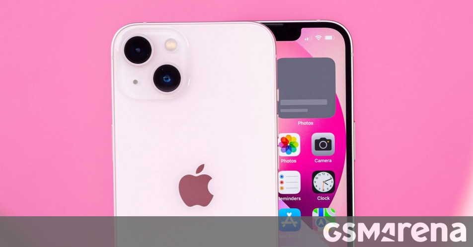 Apple supplier faces iPhone 14 camera lens quality issues