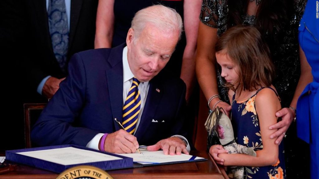 PACT Act: Biden signs bill expanding health care benefits for veterans exposed to toxic pit burns
