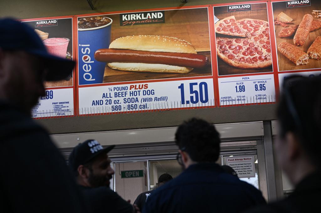 Costco keeps $1.50 hot dog and soda combo 'forever' despite inflation: exec