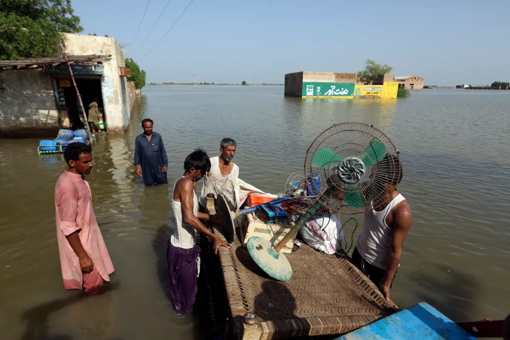 Pakistan's Manchar Lake erupts on its banks as floods worsen