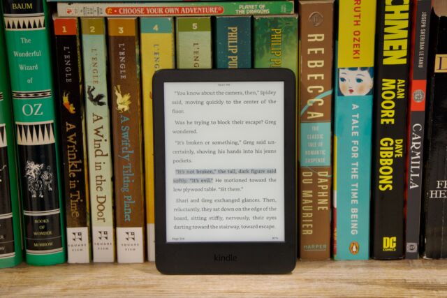 The new $100 Kindle is Amazon's best entry-level model ever, although it still has to live in the Paperwhite's shadow. 