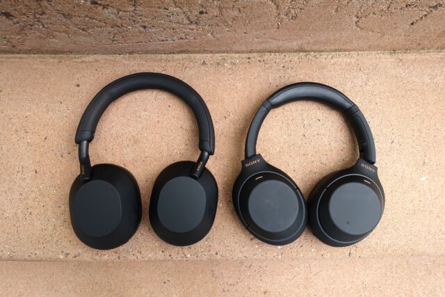 Sony WH-1000XM5 (left) and WH-1000XM4 (right) wireless noise-canceling headphones.  Sony promises active noise cancellation and sound quality with the XM5s.
