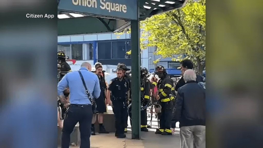 NYC subway crime: Strabangers flee a train after passengers used pepper spray in a fight at Union Square