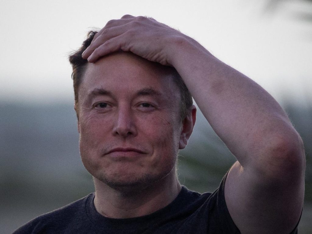 Musk says Twitter usage has 'hit an all-time high', but a report shows that more than a million accounts have been deactivated or suspended since it was taken over.