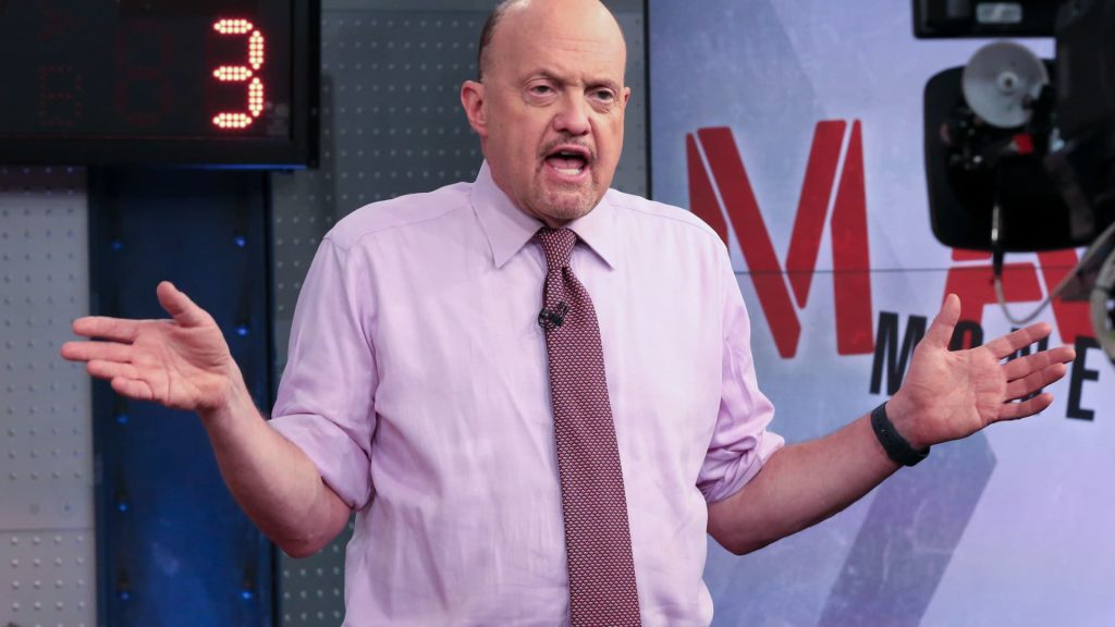 Jim Cramer says there is a 'real possibility' the Fed could engineer a soft landing