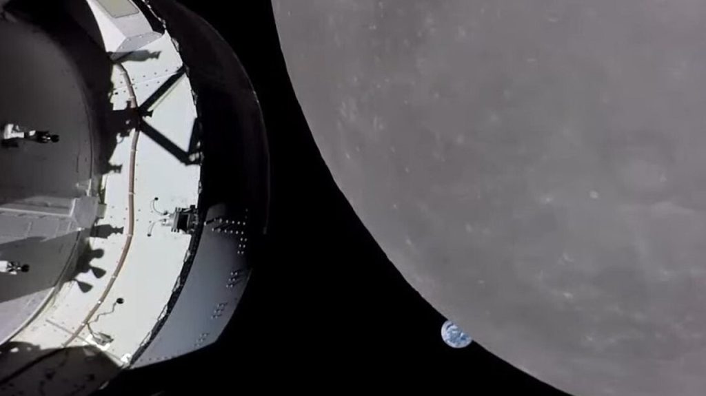 Orion captures breathtaking views as it completes its closest flyby to the Moon