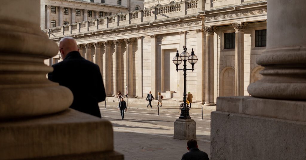 Amid expectations of a recession, the Bank of England raises interest rates