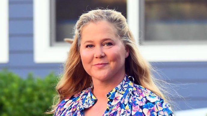 Amy Schumer opens up about her battle with endometriosis.