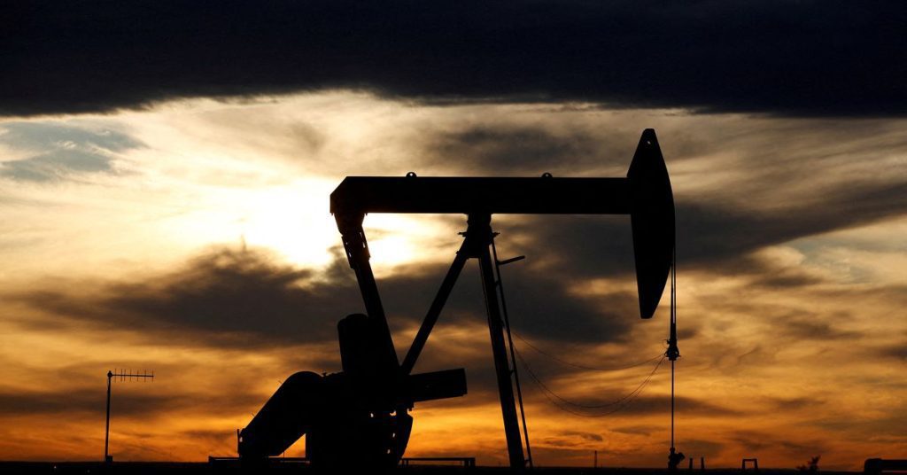 Oil Rises on Chinese Economy Hopes;  Recession fears cap gains